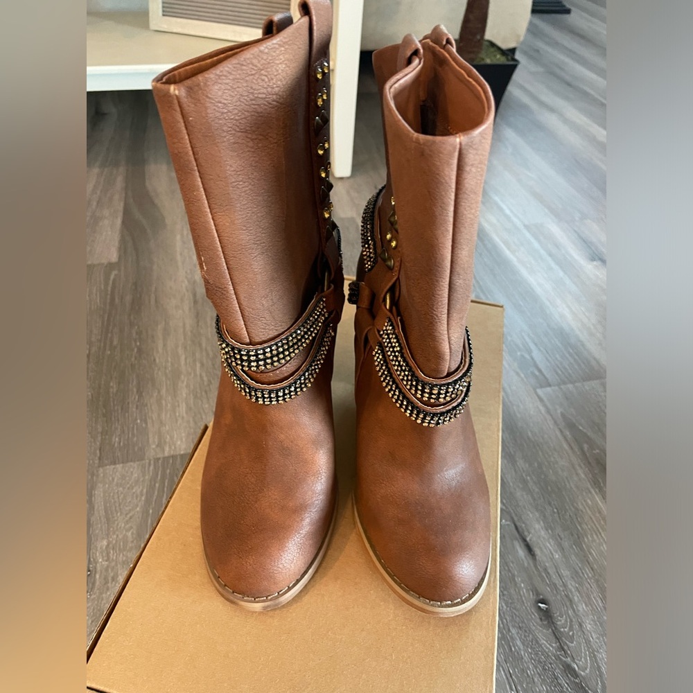 Buckle cowboy boots 🎀 never been worn!!!
